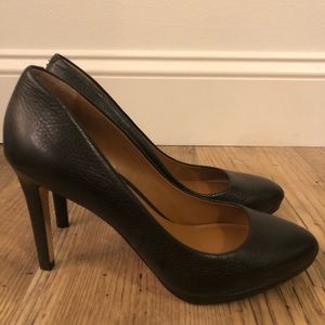Banana republic black leather heel
